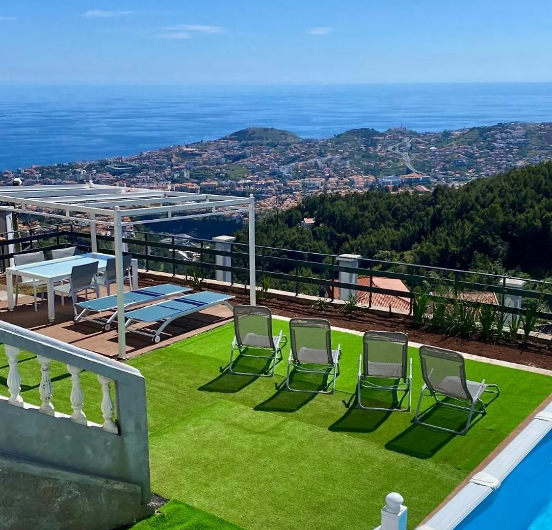 Studio Geek Villa - Open Space - 5M From 5 Top Attractions - Pool All Year Round, Dining Pergola, Barbecue - Funchal Matrix Holiday Home